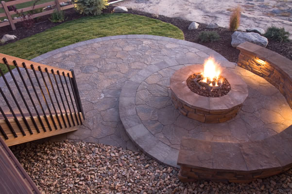 Outdoor Fireplaces/Firepits