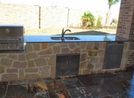 Outdoor Kitchen