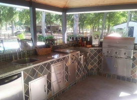 Outdoor Kitchen