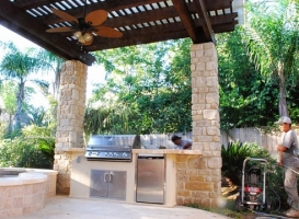 Outdoor Kitchen