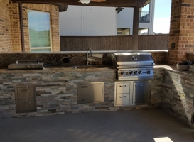 Outdoor Kitchen