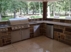 Outdoor Kitchen