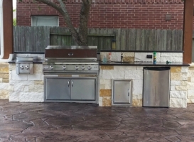 Outdoor Kitchen