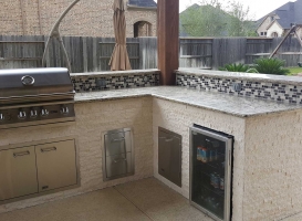 Outdoor Kitchen