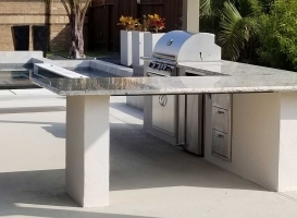 Outdoor Kitchen